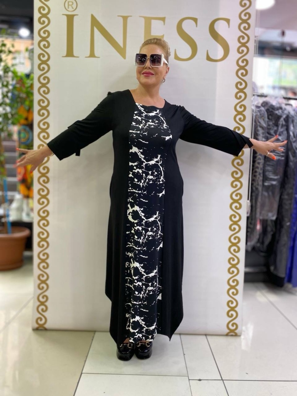 Black Long-Sleeve Marble-Print Maxi Dress